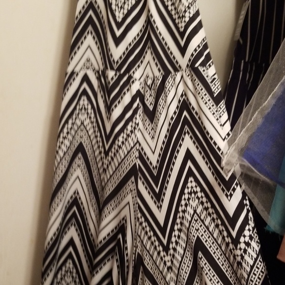 Jumpsuit - Picture 3 of 4